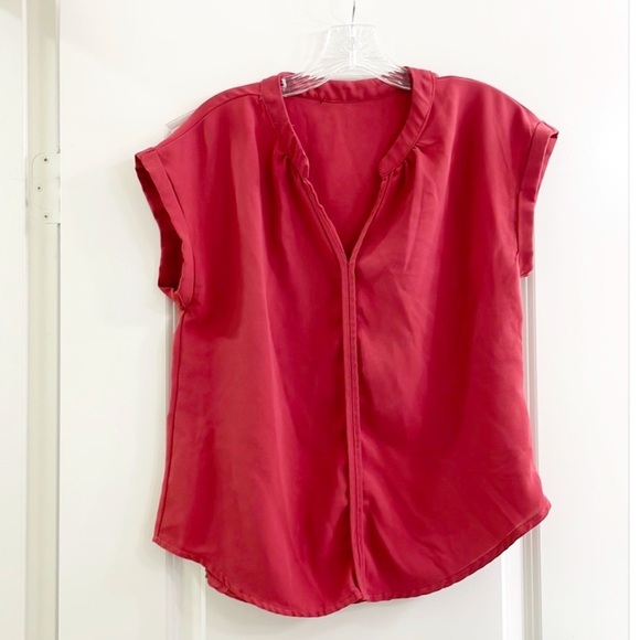 Cranberry v-neck split top - Picture 1 of 3